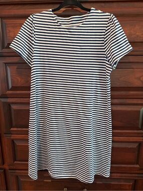 Duffield Lane Navy & White Striped Short Sleeve Shift Dress